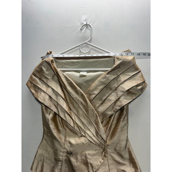 VINTAGE Watters 100% Silk Champagne Off Shoulder Pleated Peplum Blouse Top - Picture 11 of 13